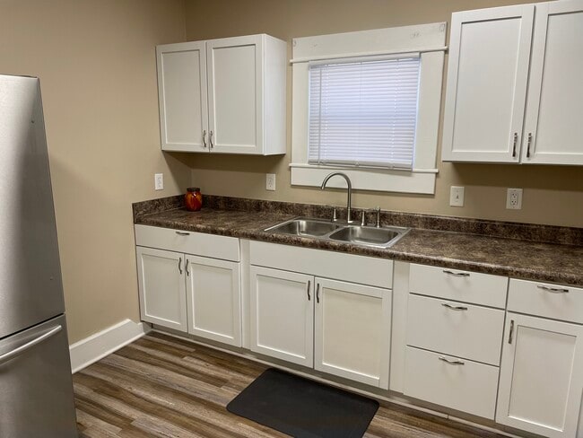 Numerosos gabinetes de cocina de alta gama - 1419 N Hamilton Ave