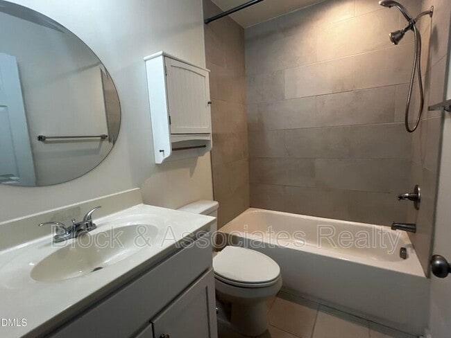 Foto del edificio - 1295 Schaub Dr