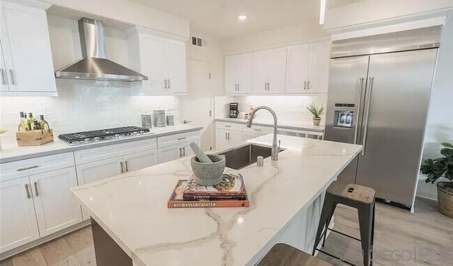 Building Photo - 3128 Cañon St