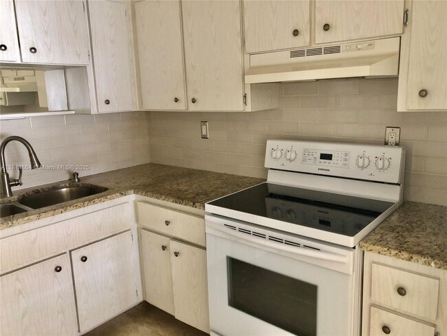 Building Photo - 1753 3rd Ave N