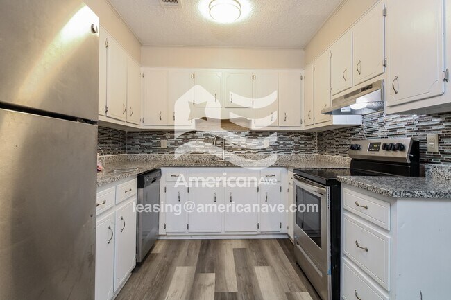 Foto del edificio - 3752 Fairington Dr