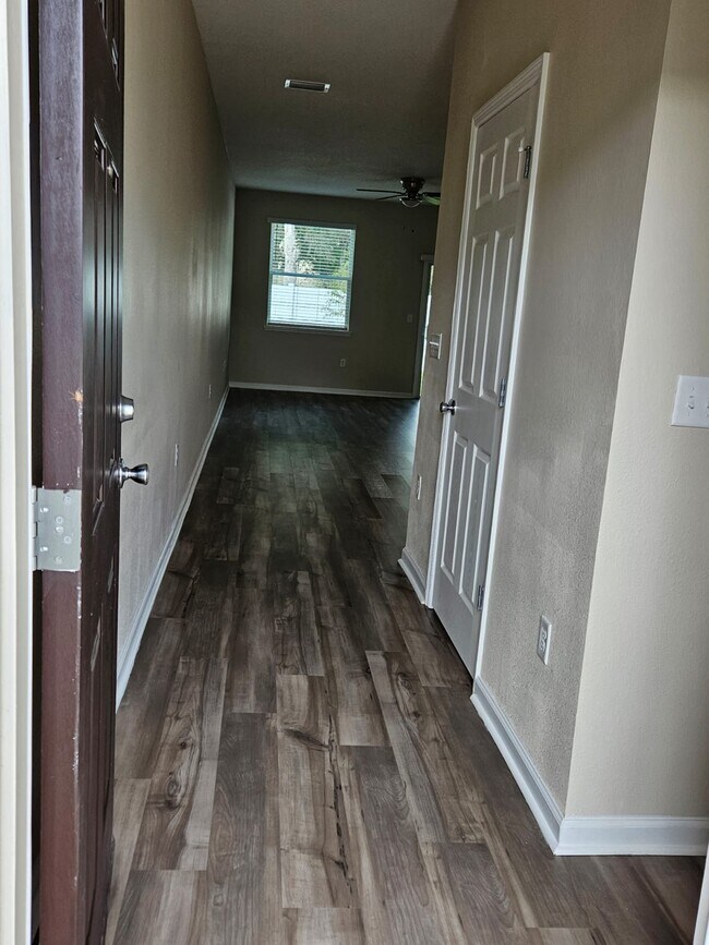 Building Photo - 11774 Beardgrass Way