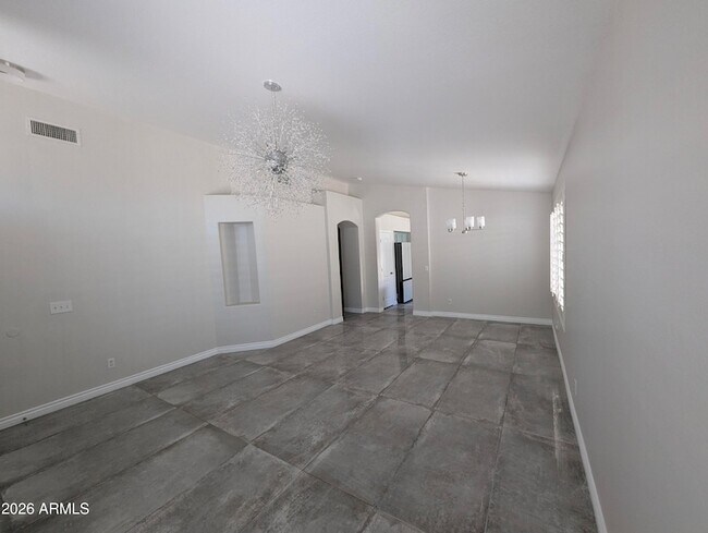 Building Photo - 1094 W Heather Ave