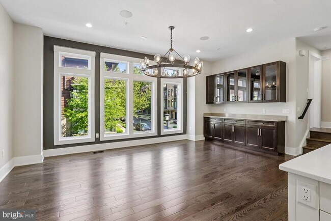 Foto del edificio - 5342 Merriam St