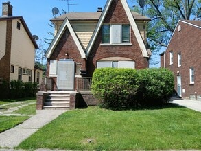 Building Photo - 4401 Buckingham