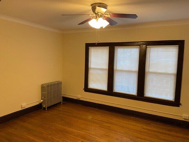 Building Photo - 600 Elgin Ave