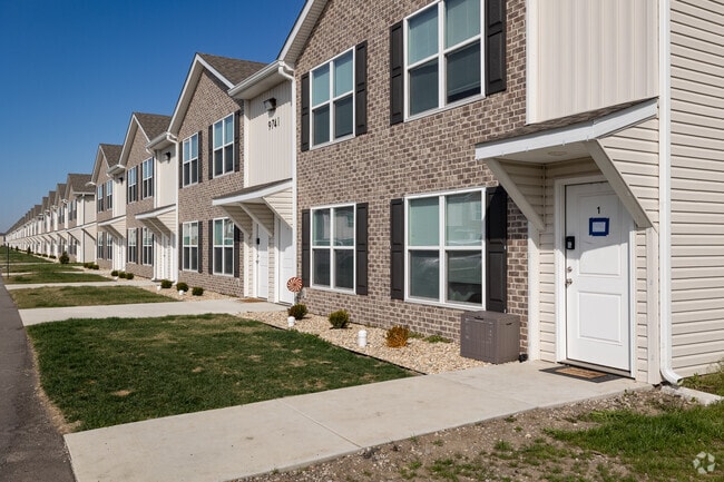 Building Photo - Falcon Place Townhomes