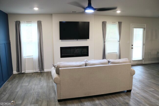 Foto del edificio - 204 River Meadow Dr