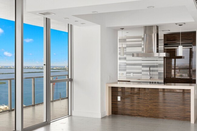 Foto del edificio - 1100 Biscayne Blvd