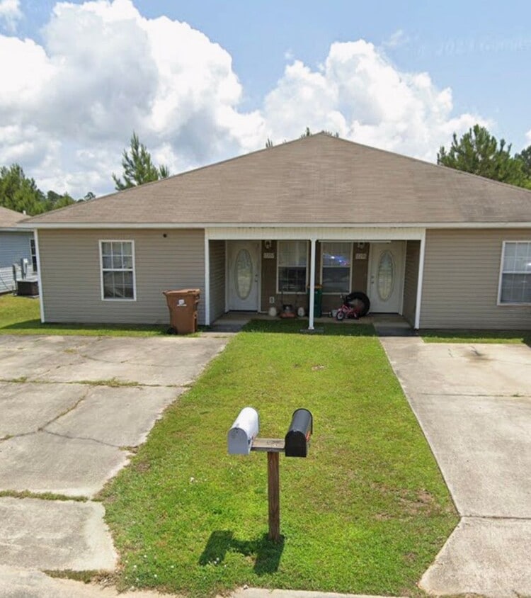 Primary Photo - 3-bedroom, 2-bath duplex North Biloxi