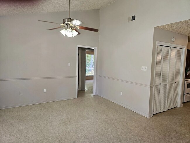 Building Photo - 44176 Simpson Pl