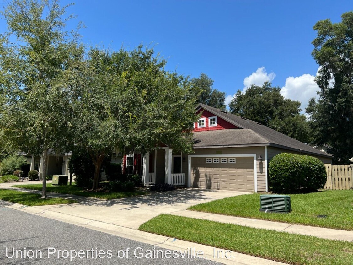 3 br, 2 bath House 7530 SW 81st Way House Rental in Gainesville, FL