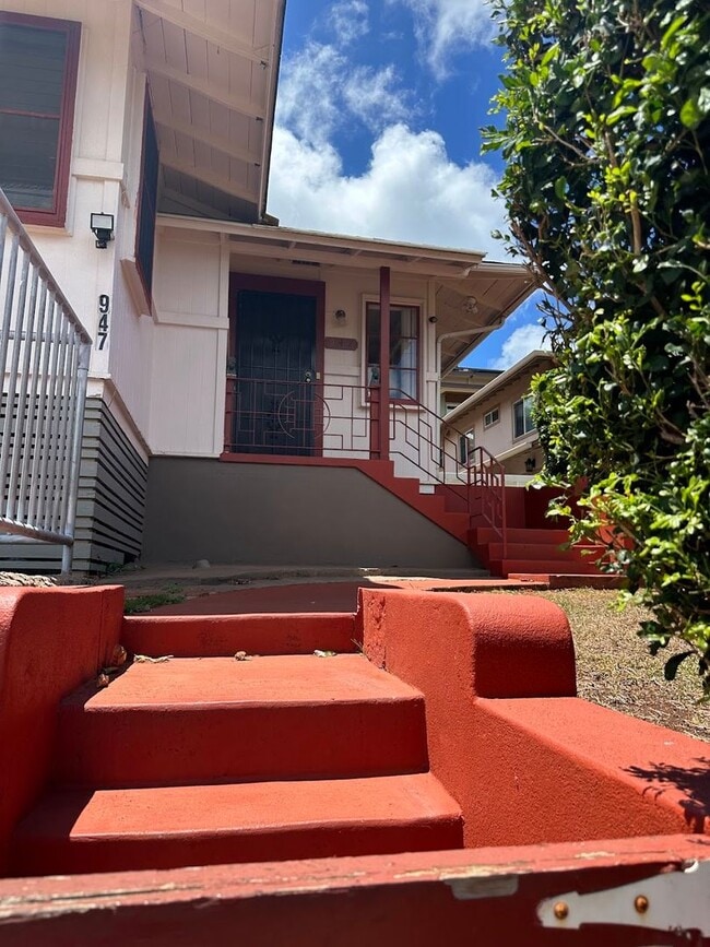 Building Photo - Koko Head Ave