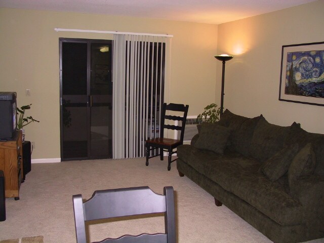Primary Photo - 2250 Monroe St