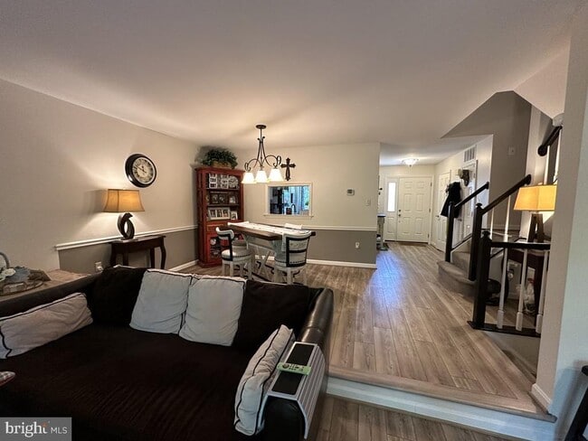 Foto del edificio - 8102 Clifforest Dr