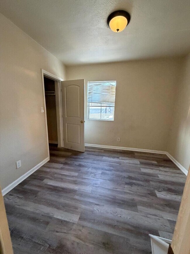 Foto del edificio - 661 Clara St