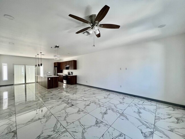 Building Photo - 1011 Emerald Valley Dr