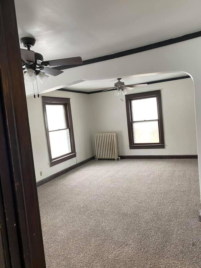 Living Room - 1173 W Pleasant St