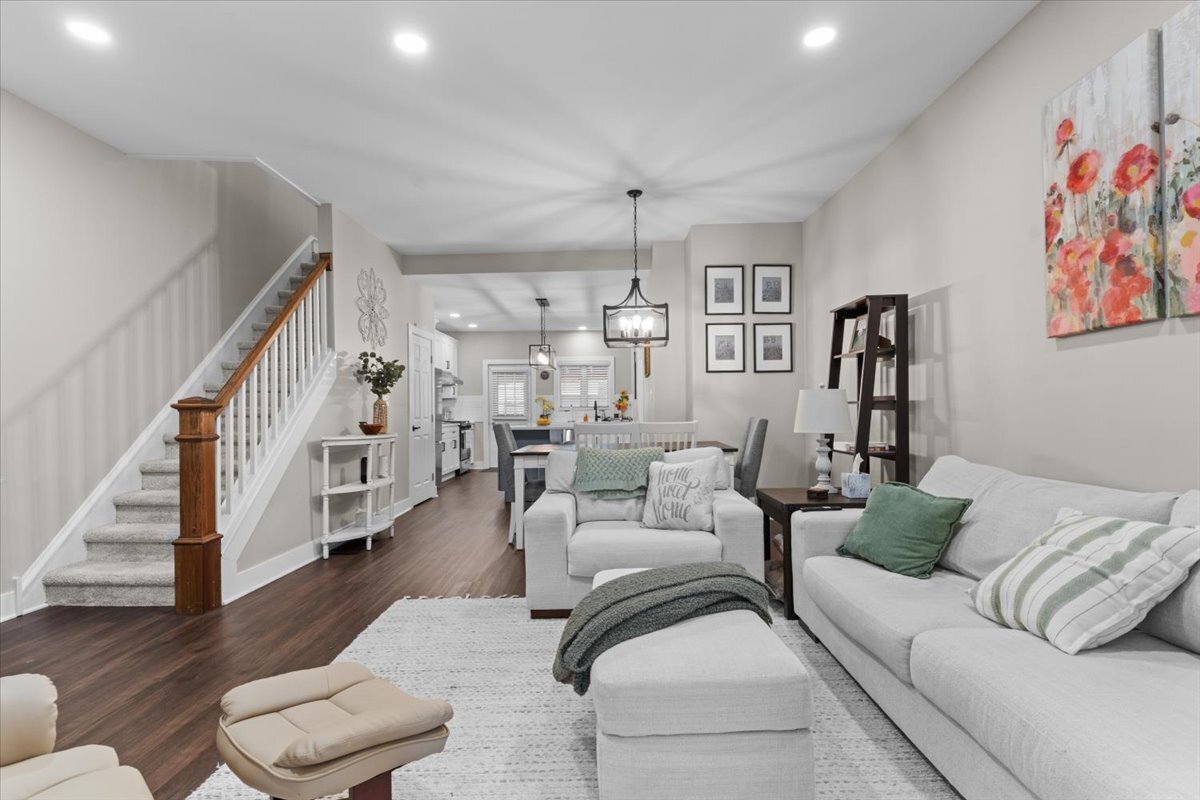Foto principal - 273 S Washington St