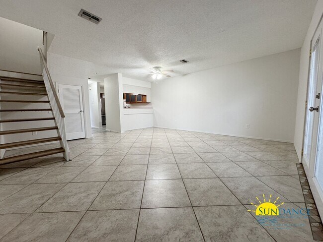 Foto del edificio - Charming 2-Bedroom, 2-Bathroom Townhome in...