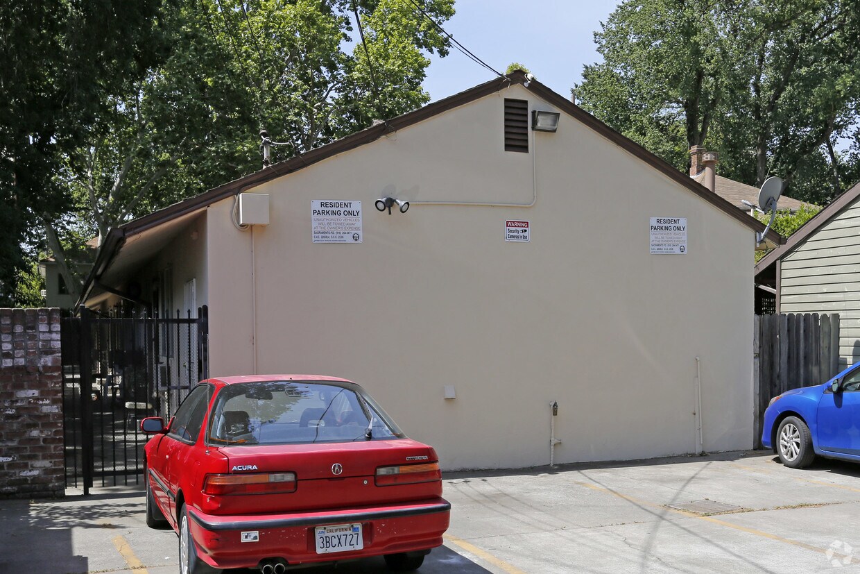 Building Photo - 2723 H St