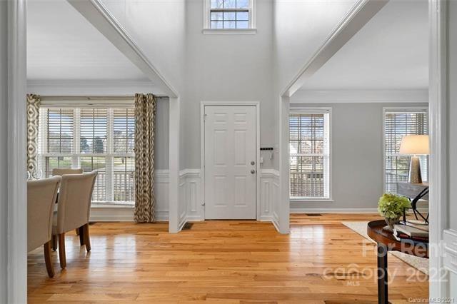 Building Photo - 7123 Orchard Ridge Dr