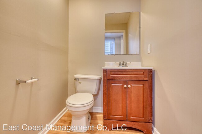 Building Photo - 3 br, 2.5 bath House - 1209 W Lombard St