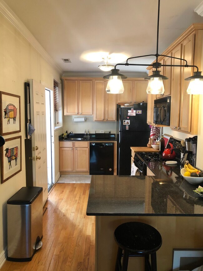 kitchen - 2019 N Leavitt St