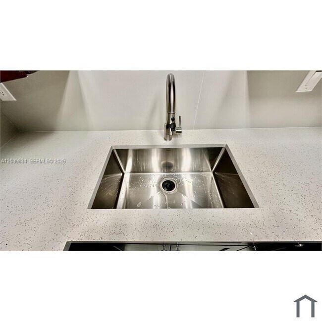 Foto del edificio - 7826 NW 40th St