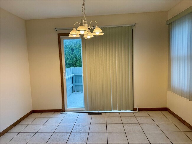 Foto del edificio - 4032 Canterbury Dr