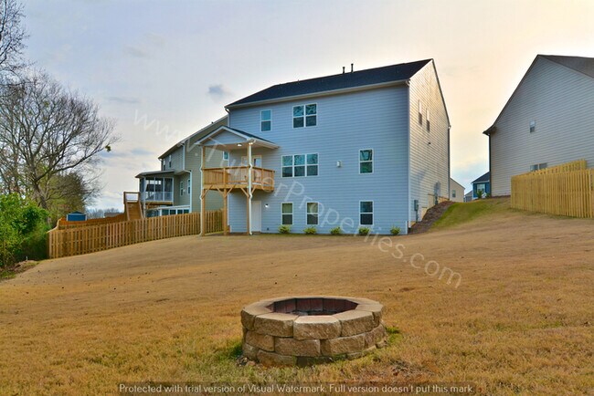 Building Photo - Lovely 5 BR Near Lake Murray w/ Bonus Room