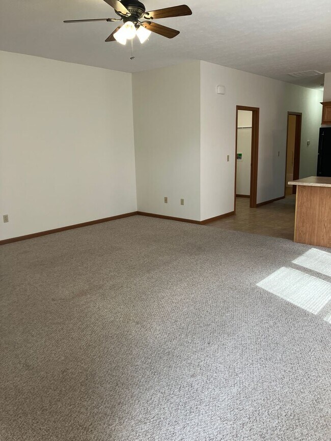 Foto del edificio - Coming soon! 2 Bedroom, Ranch Townhome with Garage!