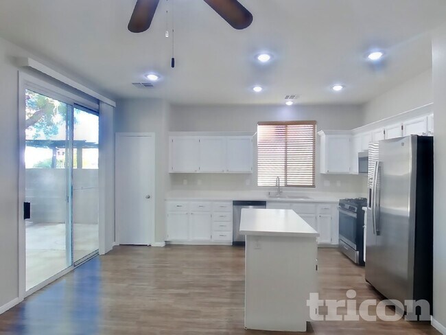 Foto del edificio - 8504 Last Point Ave