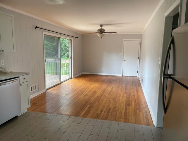 Building Photo - 1115 Williams Dr