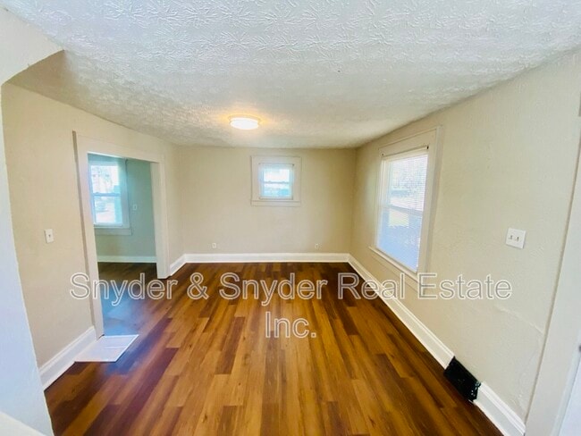 Foto del edificio - 748 Merton Ave