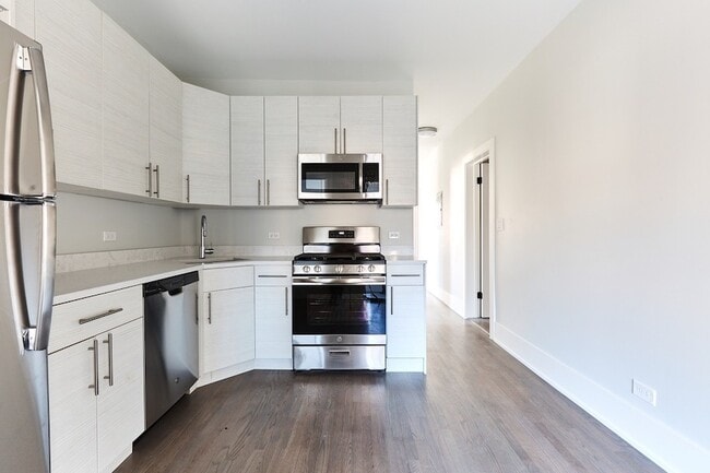 Foto del edificio - 2224 N Kimball Ave