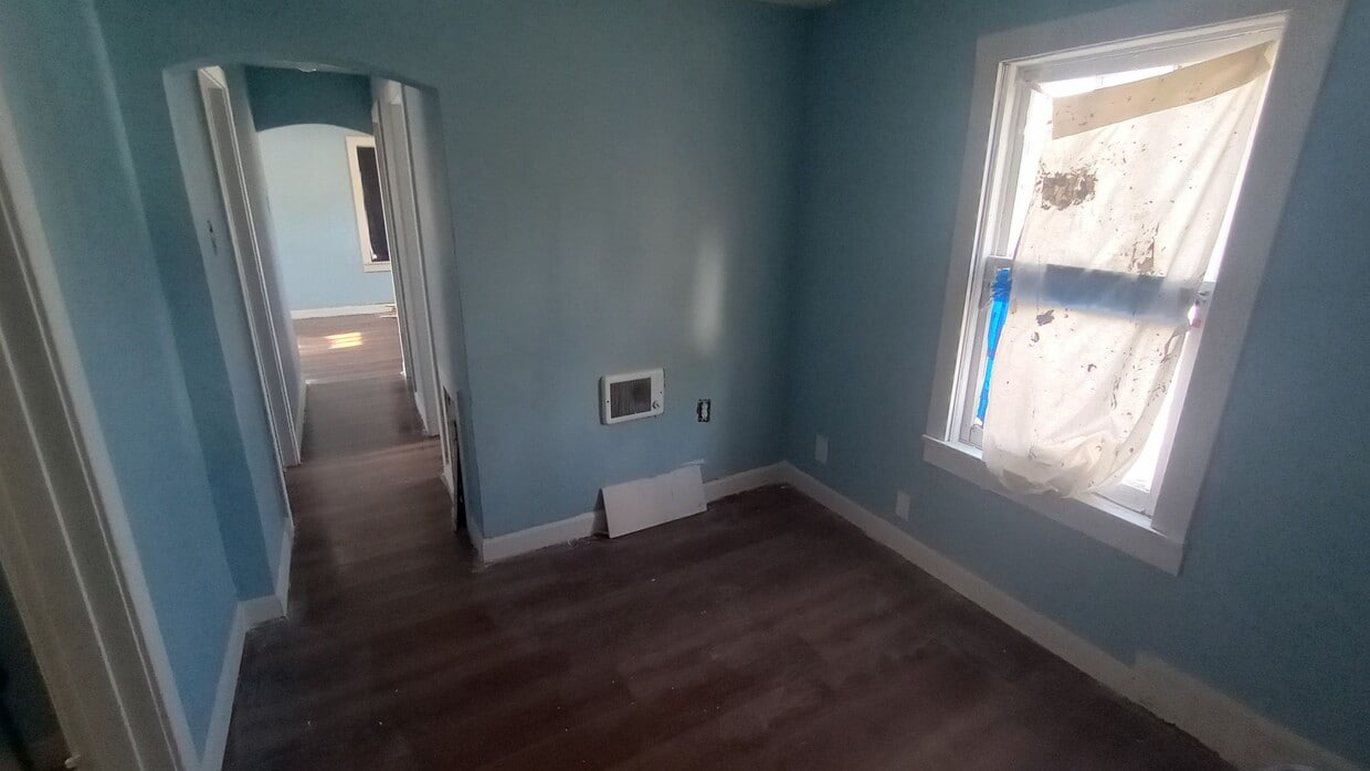 Building Photo - 305 E Morrell St