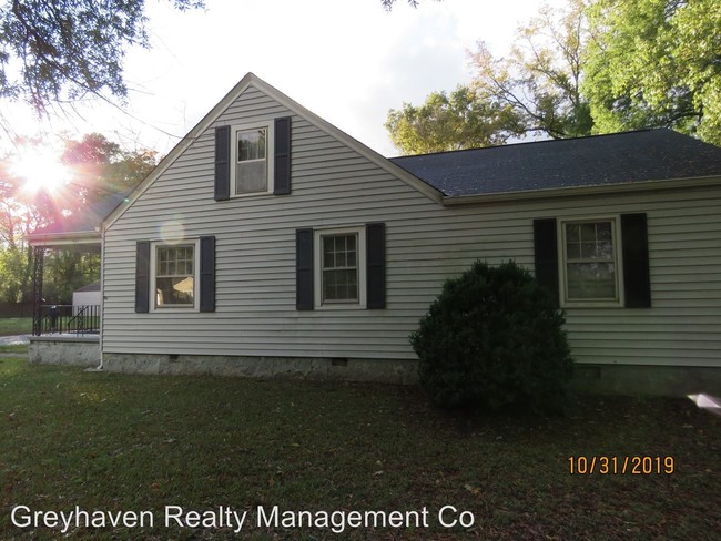 Building Photo - 4 br, 2 bath House - 401 N Moore Rd