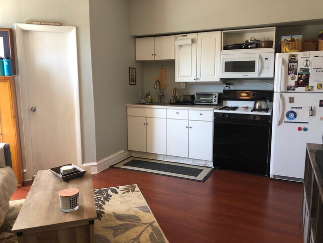 LR/Kitchen - 5103 Rochelle Ave