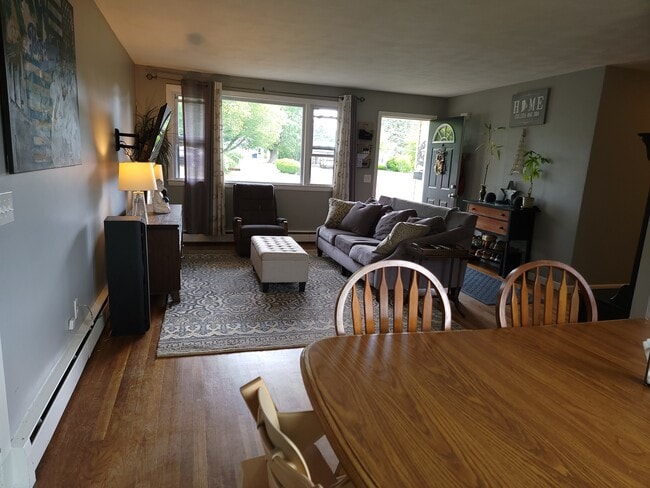 Building Photo - 25 Mitola Dr