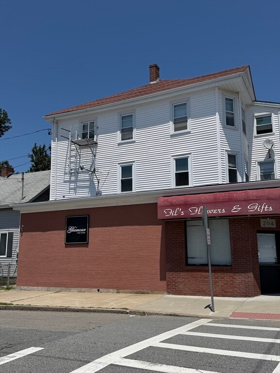 Building Photo - 210 Robeson St