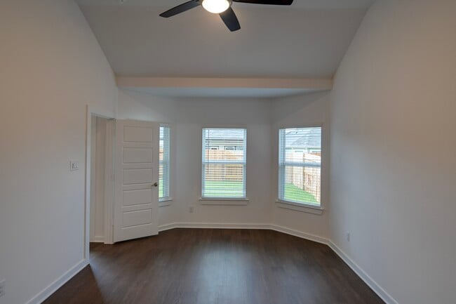 Building Photo - 32511 Midsummer Dr