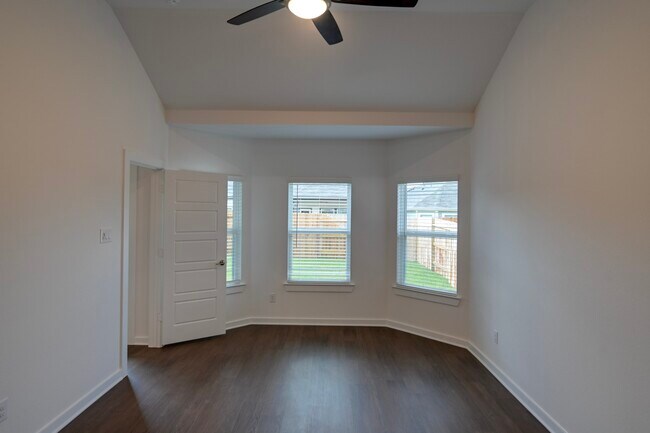 Foto del edificio - 32511 Midsummer Dr