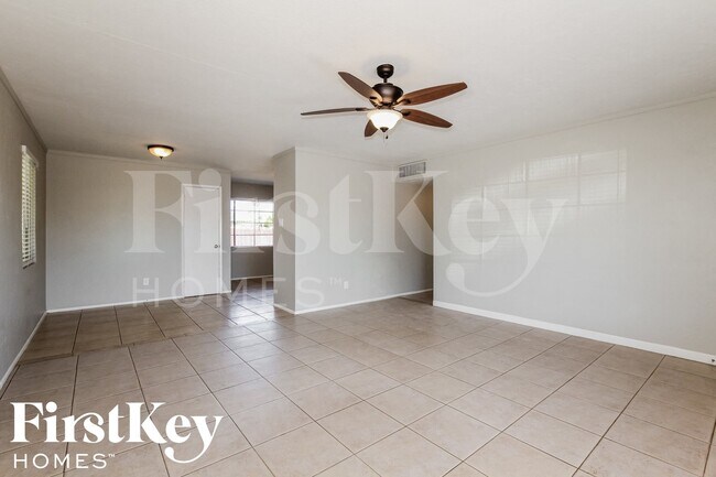 Foto del edificio - 4220 W Cavalier Dr
