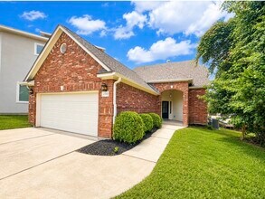Building Photo - 12350 Pebble View Dr