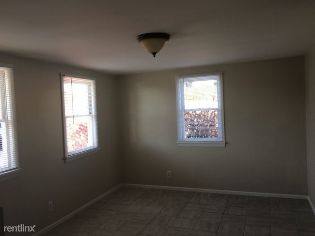 Foto del edificio - 1 br, 1 bath Apartment - 506 2nd St B Unit B