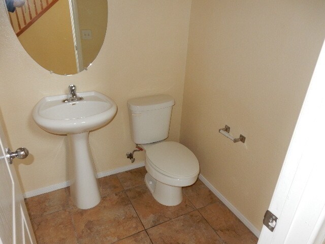 Foto del edificio - 2 Story 3 bedrooms 2.5 bathrooms