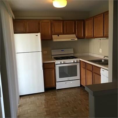 Primary Photo - 29 N Park Blvd