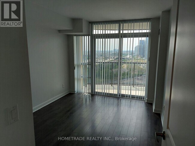 Photo du bâtiment - 1 Michael Power Pl