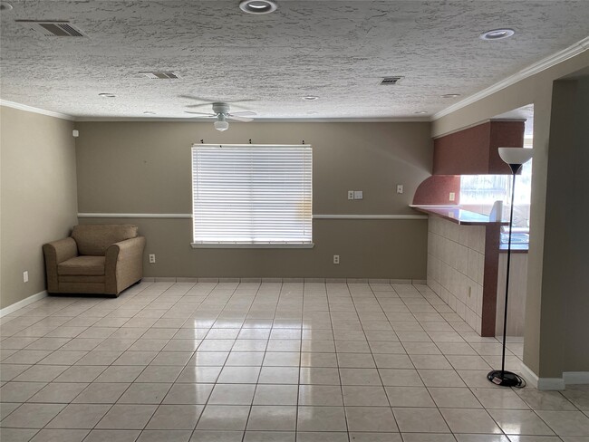 Building Photo - 9619 Camrose Ct